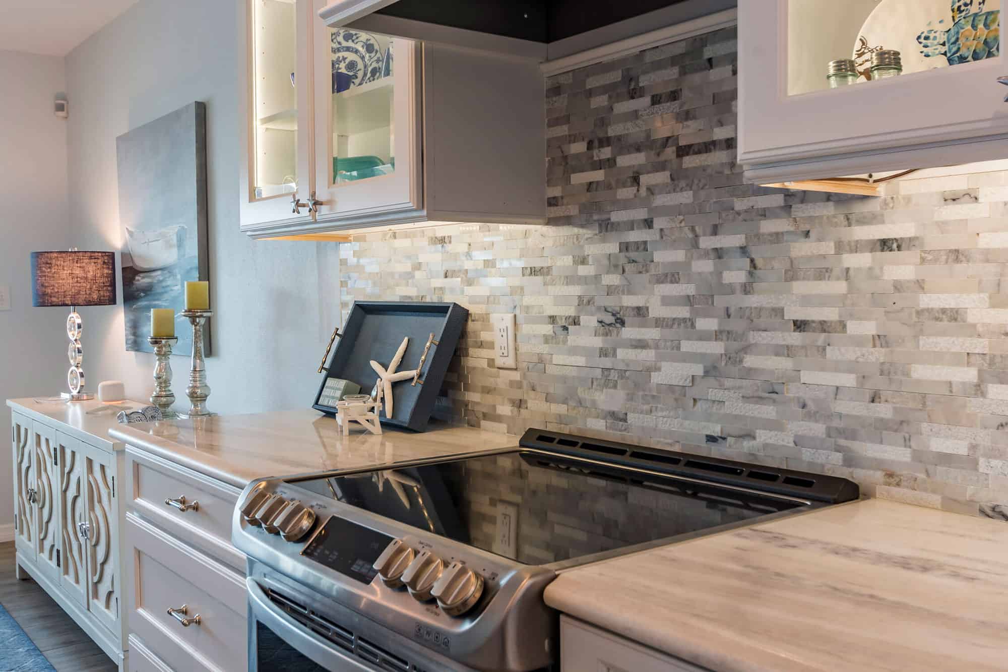 Nautical-inspired details in St Petersburg kitchen remodel