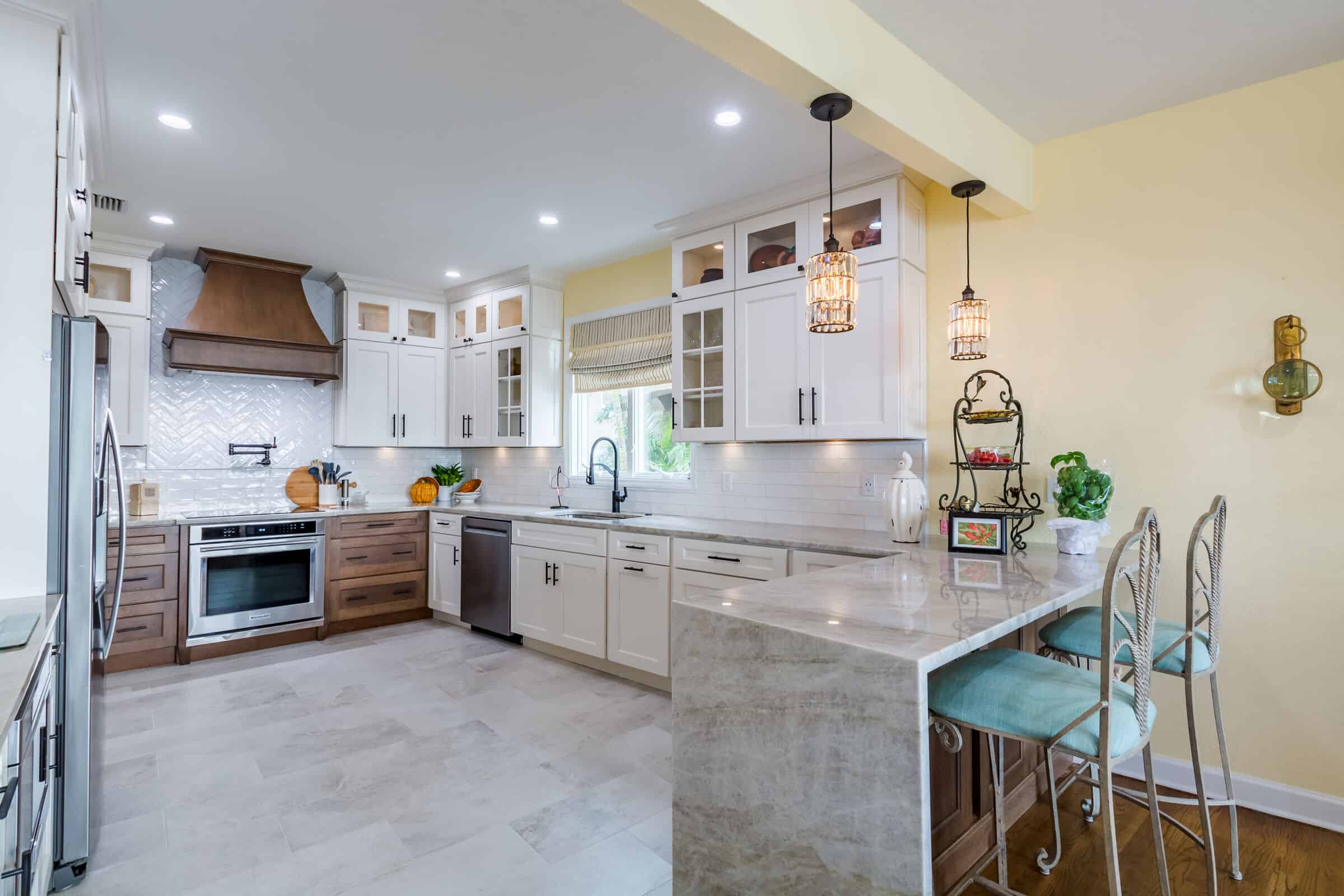 Two-tone St Petersburg kitchen remodel