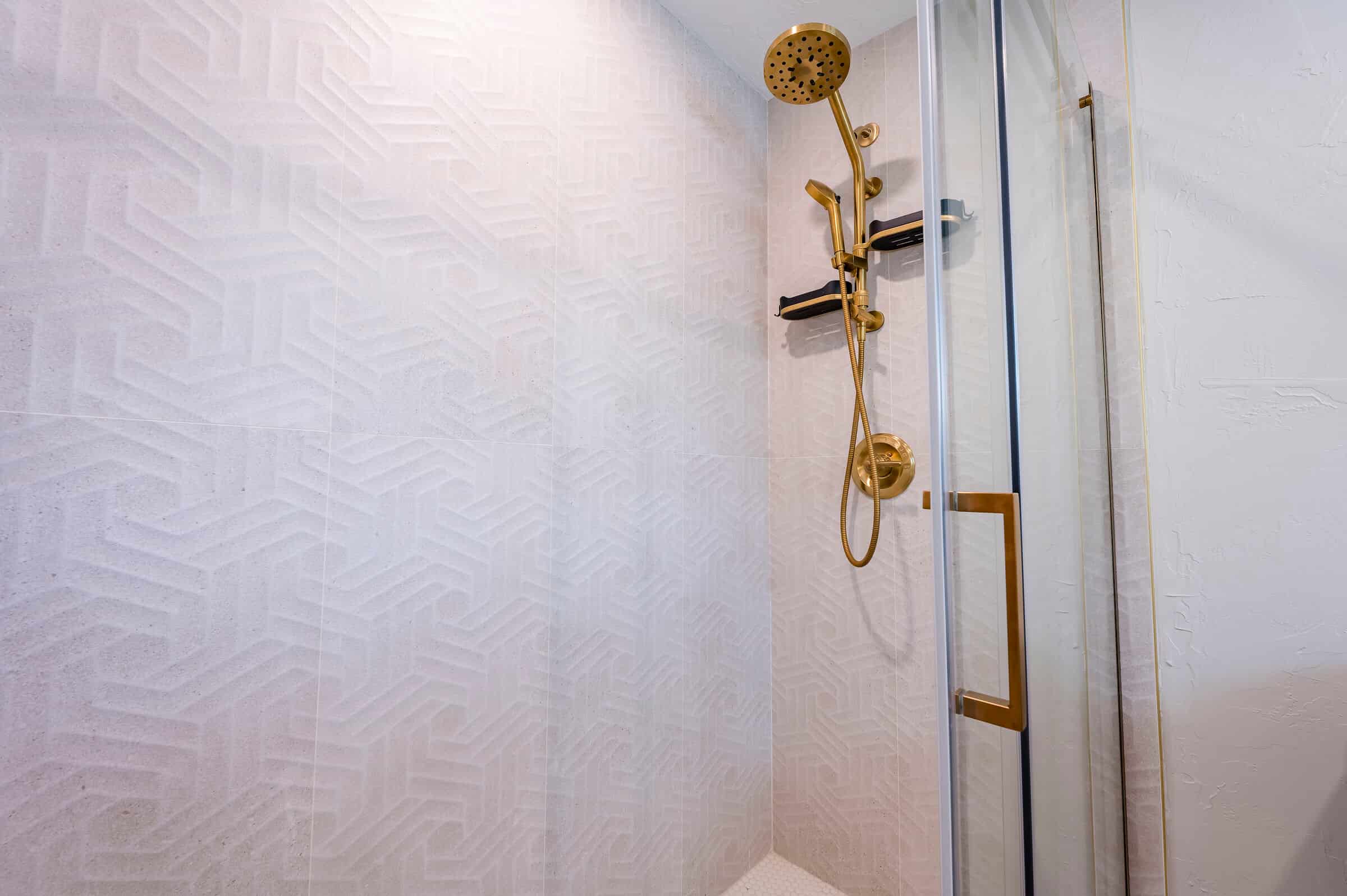 Walk-in shower with tiled finishes