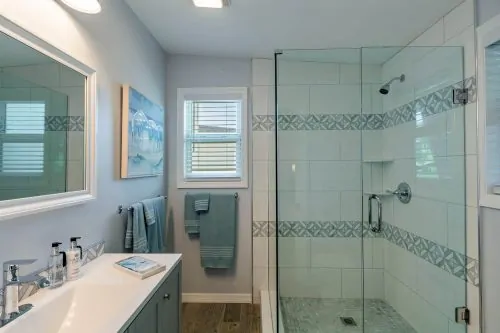 Bathroom remodeling with frameless shower